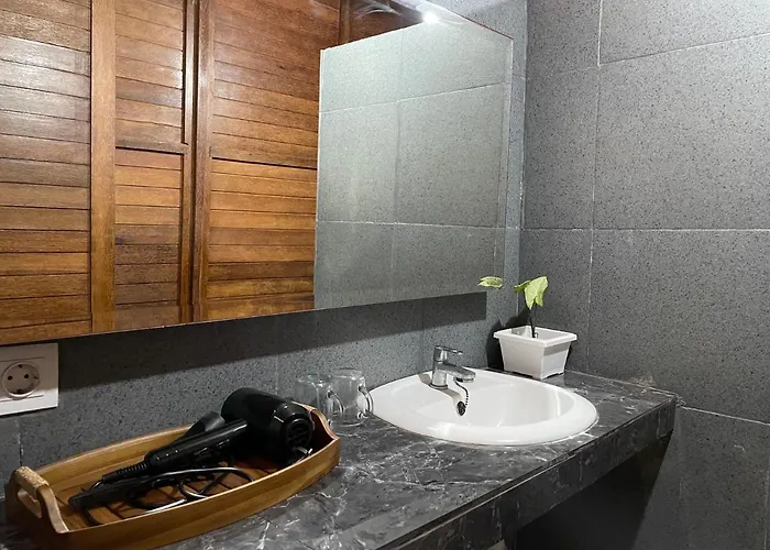 Mangrove Hut 3*