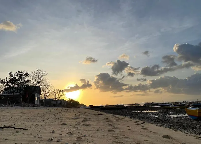 Mangrove Hut 3* レンボンガン島