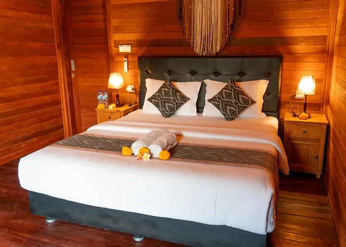 Mangrove Hut 3* レンボンガン島